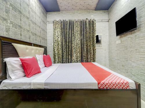 Oyo 77454 Hotel Prince Palace