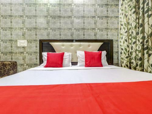 Oyo 77454 Hotel Prince Palace