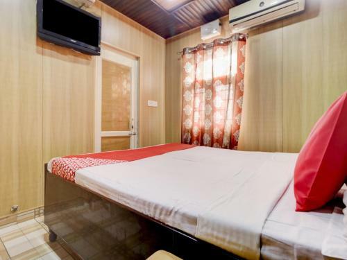Oyo 77454 Hotel Prince Palace