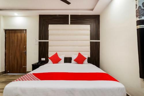 Oyo 75217 Hotel Navya Grand
