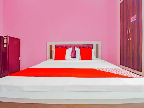 Oyo 77497hotel White House
