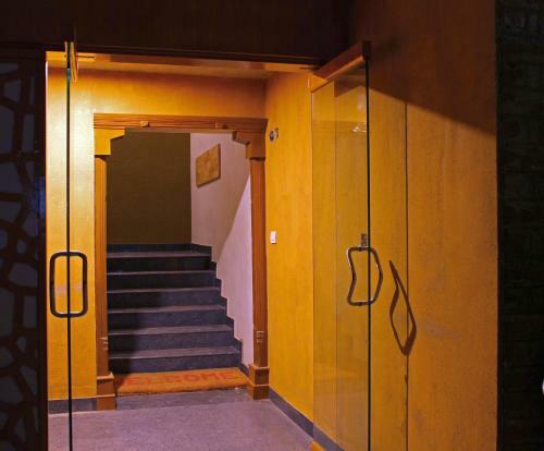 Lodge Rathna Square