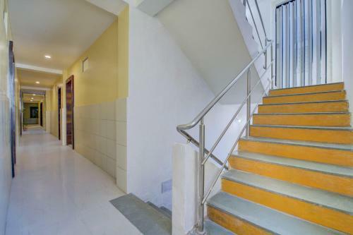 Hotel Oyo 27822 Amrut Executive
