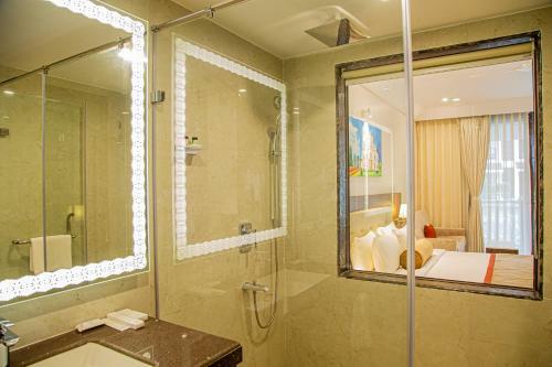 Hotel Sobit Sarovar Portico