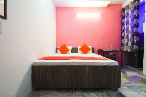Oyo 49541 Hotel Waris Residency