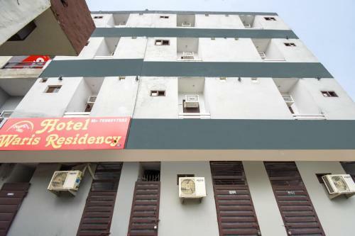 Oyo 49541 Hotel Waris Residency