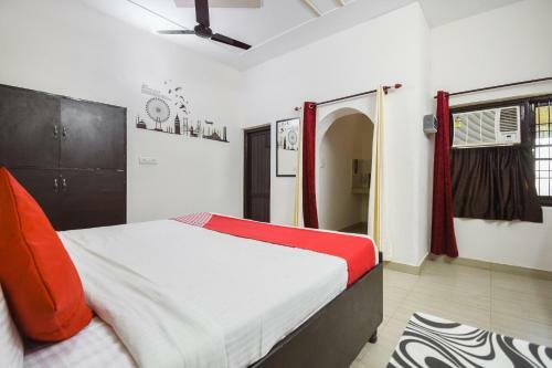 Hotel Oyo 74203 Sbs Royal Stays