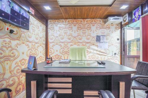 Hotel Oyo 74203 Sbs Royal Stays