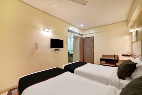 Hotel Collection O 76358 Kapil Residency Parage Chowk