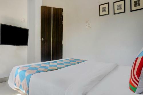 Hostal Oyo Home 76897 Aura Homes Stay