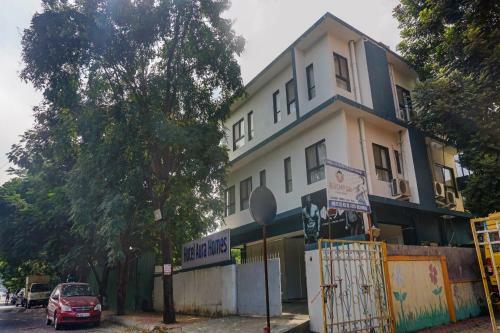 Hostal Oyo Home 76897 Aura Homes Stay