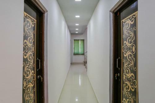Hotel Capital O 22996 Ddpk