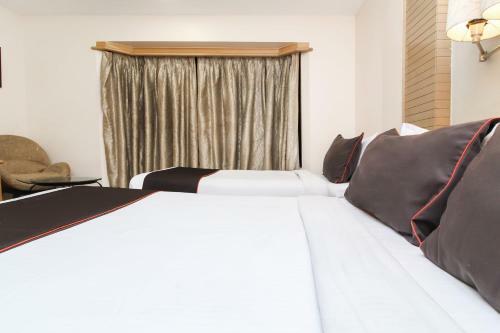Collection O 76705 Deccan 8 Hotel