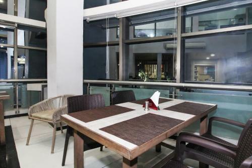 Collection O 76705 Deccan 8 Hotel