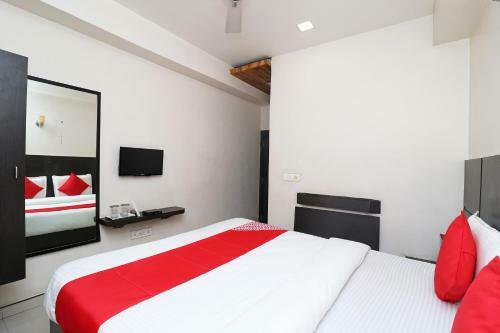 Oyo 28457 Hotel Shera