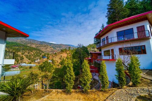 Hotel Chiranjeev Slopey Hill Resort