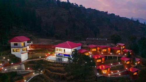 Hotel Chiranjeev Slopey Hill Resort