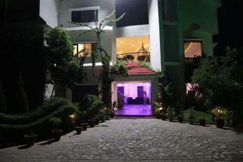 Hotel Aranya The Kanan