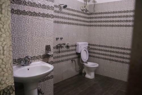 Hostal Hitam Home