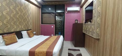 Hotel Shri Radhey Radhey