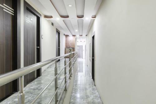 Oyo 45301 Hotel Om Palace