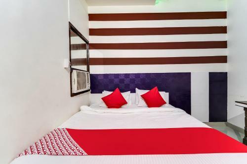 Oyo 60800 Hotel Landlord