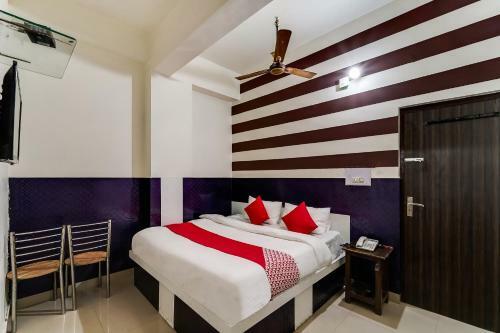 Oyo 60800 Hotel Landlord