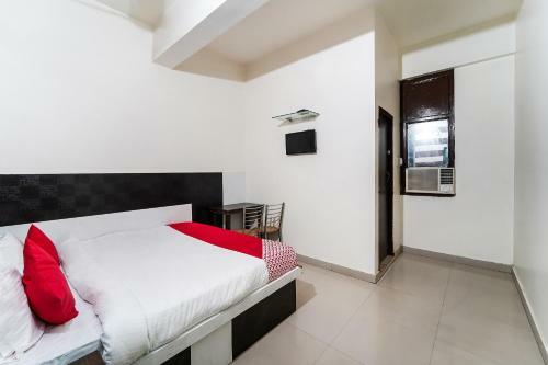 Oyo 60800 Hotel Landlord