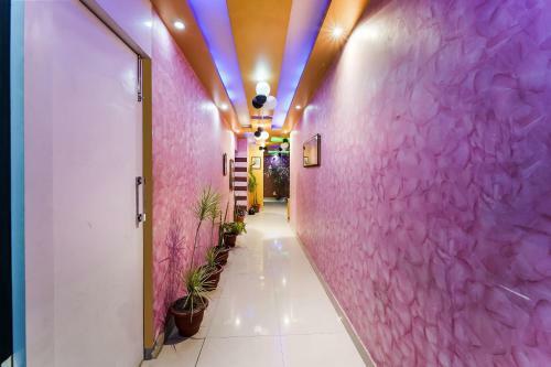 Oyo 60800 Hotel Landlord