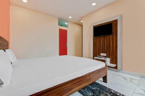 Spot On 61994 Hotel Red Apple