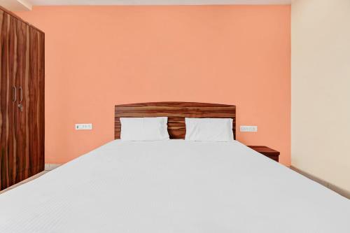 Spot On 61994 Hotel Red Apple