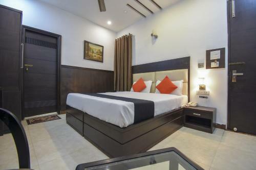 Capital O74375 Hotel Grand Plaza
