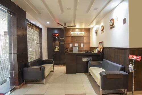 Capital O74375 Hotel Grand Plaza
