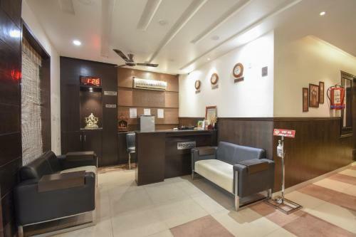 Capital O74375 Hotel Grand Plaza