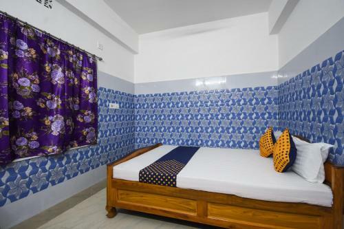 Oyo 75672 Holidays Hotel
