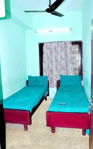 Lodge Hotel Priya Towers