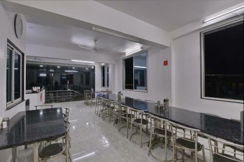Hotel Oyo 71736 Happy Stay Inn