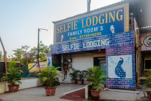 Hotel Oyo 37530 Selfie Dhaba