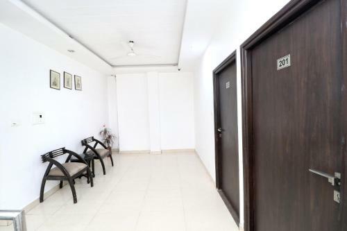 Oyo 8627 Hotel Space