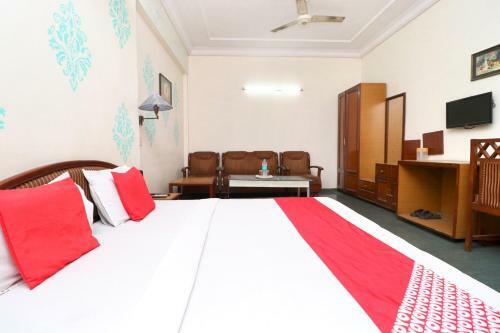 Oyo 8623 Hotel Destination