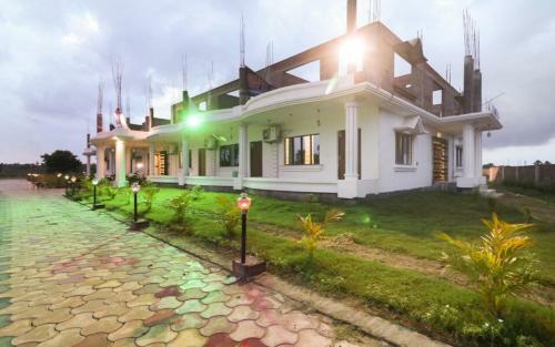 Gharana Hotel And Resort