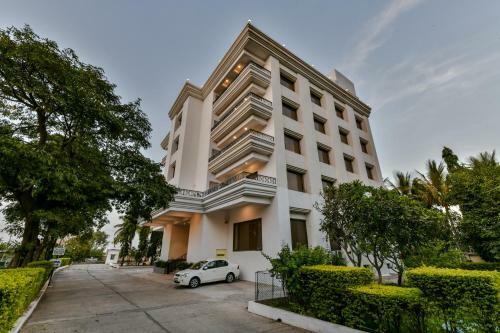 Hotel Sun-n-sand Suites, Shirdi