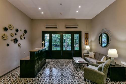 Hotel Sun-n-sand Suites, Shirdi