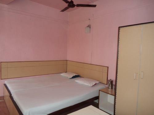 Hotel Embassy