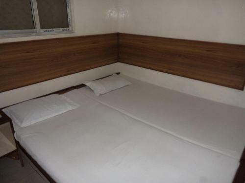 Hotel Embassy