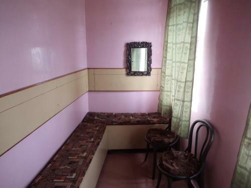 Hotel Embassy