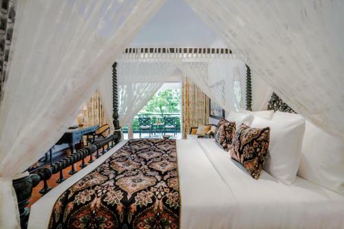 Hotel Mayfair Tea Resort