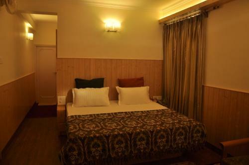 Apartments With Self Cooking Facility And Servant Room