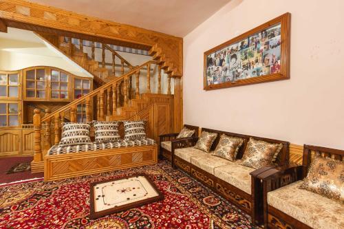 Zostel Homes Kotkhai (Shimla)