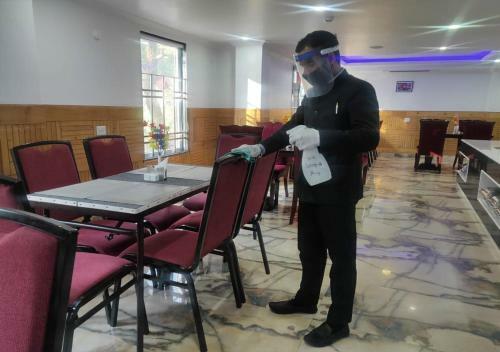 Hotel Sanobar The Grand White